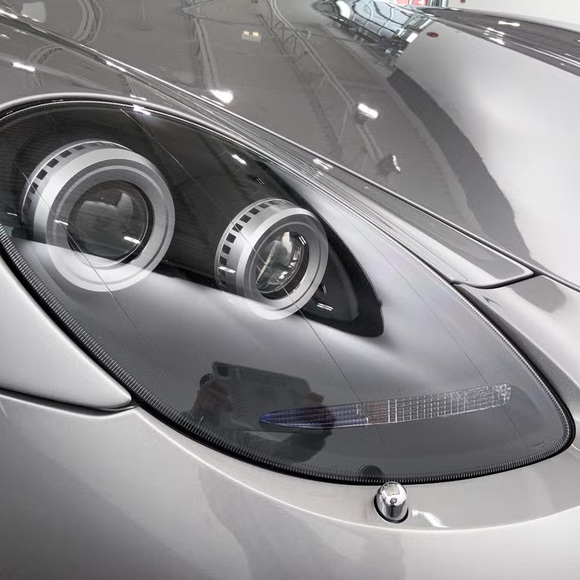 Meet your Posher, Adrian - Picture 2 of 11